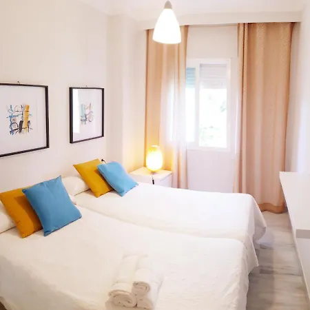 Chez Migs & Luci. Marbella. Milla De Oro. Golden Mille Apartmán *