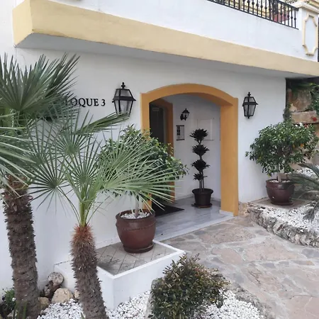 Chez Migs & Luci. Marbella. Milla De Oro. Golden Mille Marbella