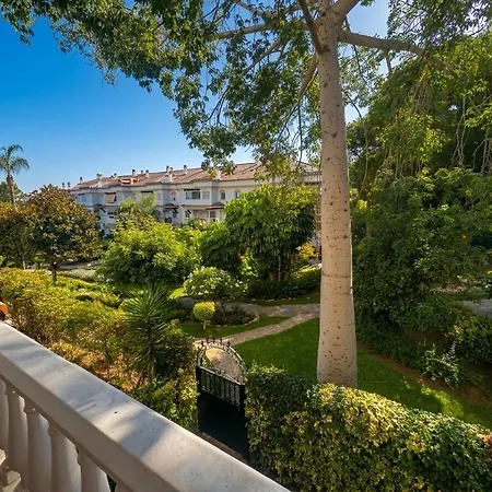Chez Migs & Luci. Marbella. Milla De Oro. Golden Mille Apartmán