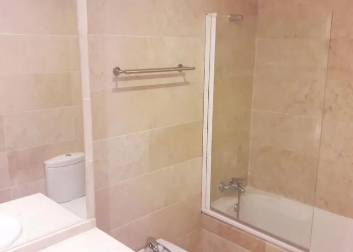 Chez Migs & Luci. Marbella. Milla De Oro. Golden Mille 마르베야